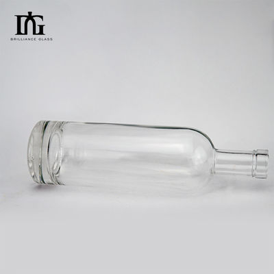 OEM/ODM akzeptabel 500 ml 700 ml klare Glasflaschen für Spirituosen Wodka Versiegelung Typ KORK