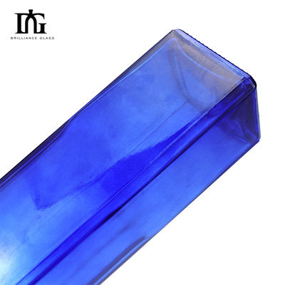 Glasflasche für Whisky mit graviertem Oberflächenhandhabung und Kragenmaterial