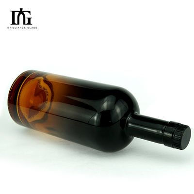 700 ml Flasche aus Olivengrünem Glas mit Holzkorkdeckel und individueller Gravierung