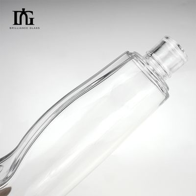 Akzeptables Kundenlogo Glasflasche für Alkohol Wodka Tequila Gin Versiegelter Korkkappe
