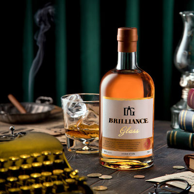 Custom 350 ml 500 ml Wodka Whisky Liquor Gin Rum Brandy 700 ml Spirituosen Glasflasche mit heißem Stempel