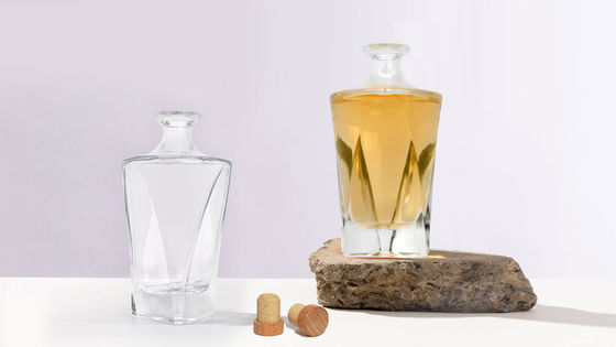 Glasflaschen für Wodka Whisky Rum Gin Brandy Niedrige MOQ 375ml 500ml 700ml 750ml