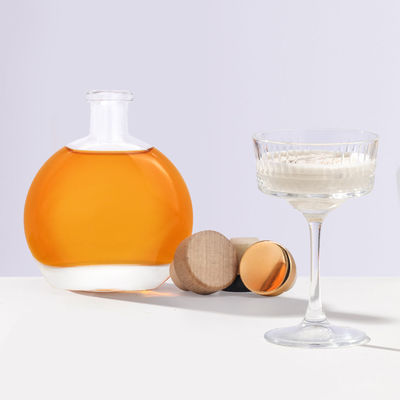 500 ml glase Flasche mit Gravierung für endgültige Rum-Gin- und Brandy-Getränke in einzigartiger Form