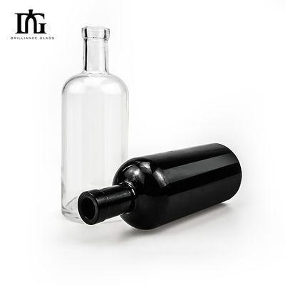 Konkurrenzfähige 750ml 700ml 500ml klare Whisky-Wodka-Flasche mit individueller schwarzer Farbe