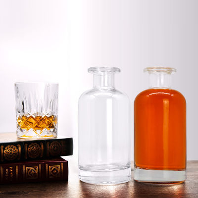 Klassische Form Flint Brandy Spirituosen Leere weiße Liköre Glasflasche 500 ml 700 ml Super