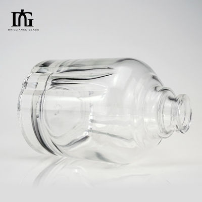 25OZ Runde Spirituosenflasche mit gerader Platte und einem Finger Pistole Griff Griff aus Glas