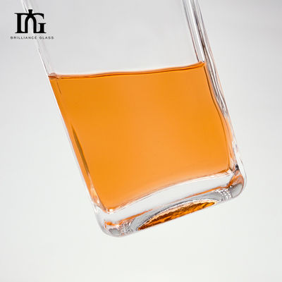 Versiegelungsart CORK 500 ml 700 ml klare Viereckene, leere Glasflasche für Wodka und Whisky